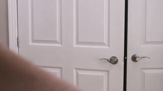 Cute bearded stud wakes up with morning wood and masturbates