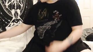 Busty Babe dildoing her creamy pussy live