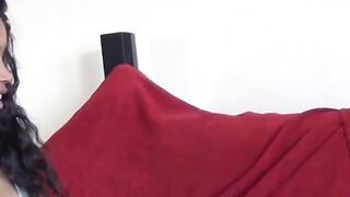 English black beauty demonstrates her cock sucking abilities