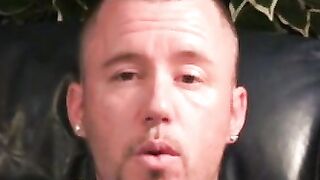 Amateur gay strokes his shaft while watching porn and comes