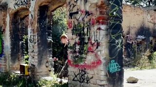 Robbie Dane gives blowjob before getting drilled bareback