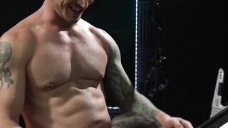 Inked hunk Derek Kage licks and sucks jock Coles tight hole