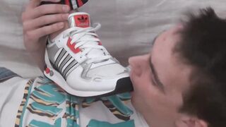 Gizzy and Javor make sexy feet twinkling noises while jerking off
