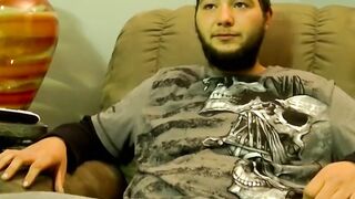 Straight dude watches TV while he gets sucked off by Joe