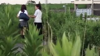 School  from Japan peeing while at the same time clearing out
