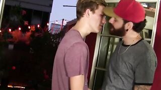 Twinks make out before they move on to some oral pleasuring