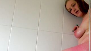 Hot shower ends with British gal Gina Parker sucking dick