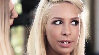 Blondes Carmen Caliente and Natalia Starr lick each others pussy