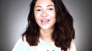 Teen masturbates with vibrator until she cums
