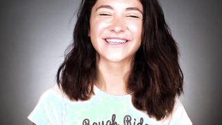 Teen masturbates with vibrator until she cums