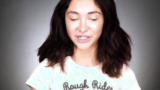 Teen masturbates with vibrator until she cums