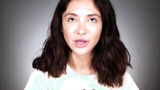 Teen masturbates with vibrator until she cums