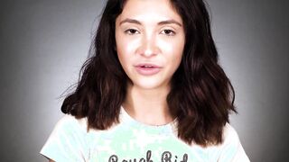 Teen masturbates with vibrator until she cums