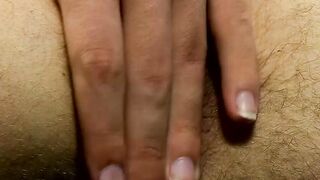 Amateur homo Kevin Grover shows off assets before wank off