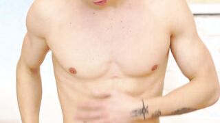 Big throbbing cock twink Tommy Gold jerks off while moaning