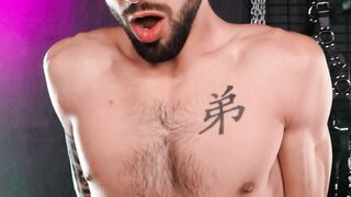 Exchanging BJ and fuck between two hot hunks