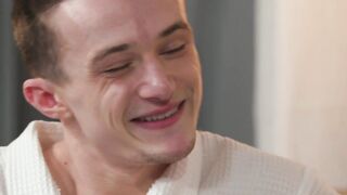 Gays back to set and anal fuck on the sofa