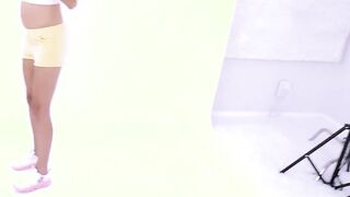 Girl cums squirting super easy n intense