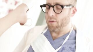 Cummer patient gets analed by the doctor in hospital