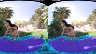 VRALLURE Jazmin Luv's The Park