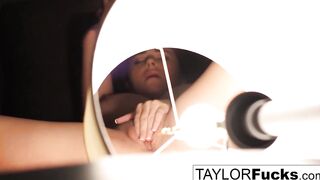 Taylor Vixen's hotel room masturbation