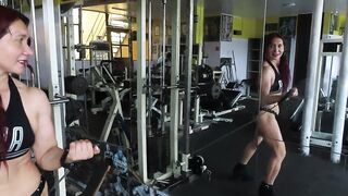 ENTRENAMIENTO CALIENTE  DE BÍCEPS  DE LA  ESCULTURAL DIOSA cougar