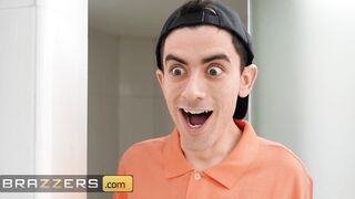 Brazzers - Jordi Stumbles upon Blondie Fesser & her Filthy Hobby & she Decides to Fucked his Long Penis
