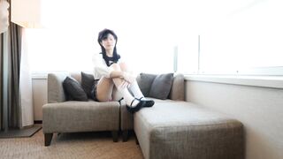 【個人撮影】奇跡の18歳 現役モデル アイドルとの撮影会 密室ホテルでの生乳、生まんこ、気持ちよさに困惑→アヘ顔を記録した極秘の個人撮影会