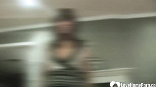 Bombshell shows off her solo masturbation skillz
