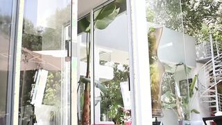 Sunbathing stepdaughter distracted by heated oral sex