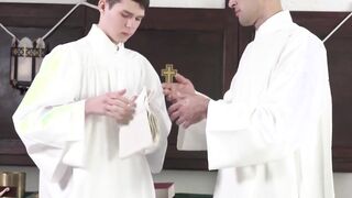 Strict twink drools on huge dick prior to being rawpounded