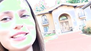 Free show giveaway Brunette camgirl