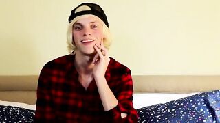 Twink blondie Kayden imparts his performance experience to everybody