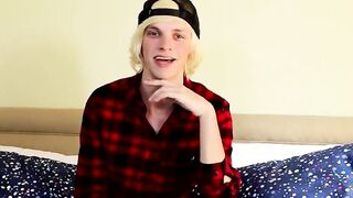 Twink blondie Kayden imparts his performance experience to everybody
