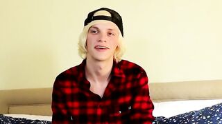 Twink blondie Kayden imparts his performance experience to everybody