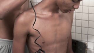 Dark twink gets a hair style before jerk off meeting