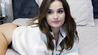 Offer of free shows Natural Tits No Bra