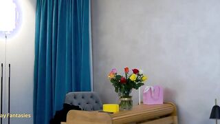 No-fee live show Sexiest Breast