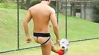 Horny Brazilian muscle head yanking off his pounding dick outside