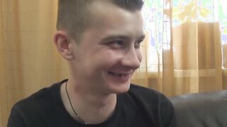 Attractive man on feet and dick licking binge gets without any protection