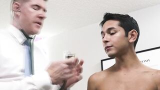 DILF Legrand Wulf bareback fucks his Gay patient