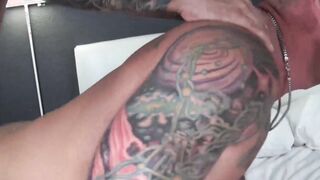 Kinky jock Hugh Hunter fucked bareback by tattooed stallion