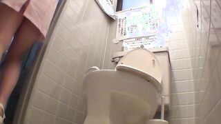 Unaware Japanese chicks pee while being secretly recorded