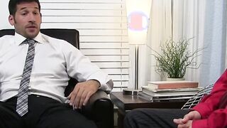 Beefy gentleman Leo Giamani masturbates during toe licking
