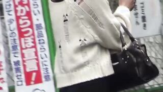 Cute Japanese chicks secretly recorded peeing in a toilet