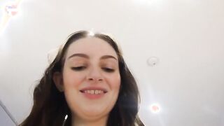 Brunette babe on cam Real live sex Hoe 2