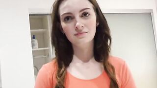 Brunette babe on cam Real live sex Hoe 2