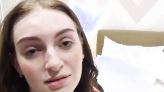 Brunette babe on cam Real live sex Hoe 2
