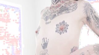 Ultra horny Emo babe screaming out orgasms!