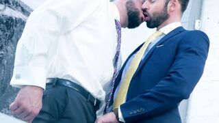 Two elegant men use their day to fuck at work and love it